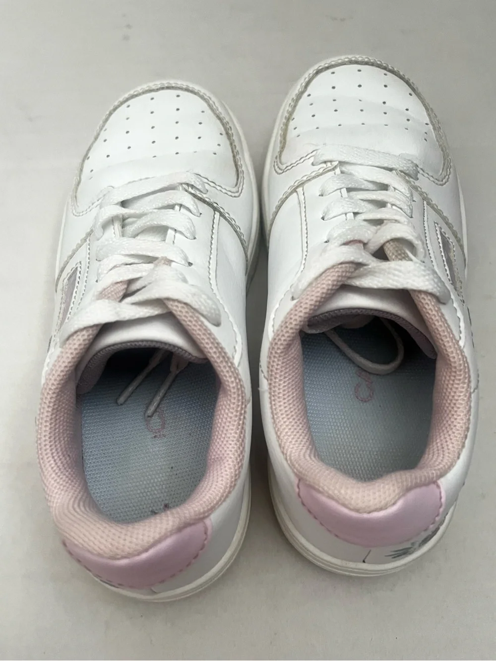 Nautica Kids Embroidered Flowers Sneakers Sz 12 White Pastel Preppy Casual Shoes